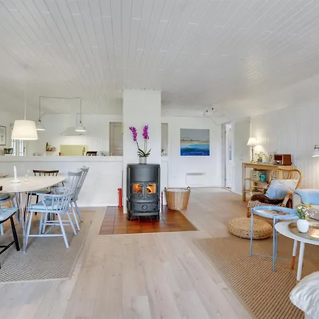 Holiday home Sine - 500m From The Sea By Interhome *