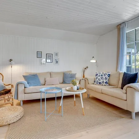 Sine - 500m From The Sea By Interhome