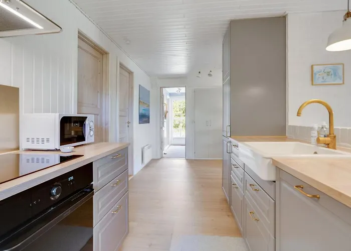 Sine - 500m From The Sea By Interhome Nyaraló